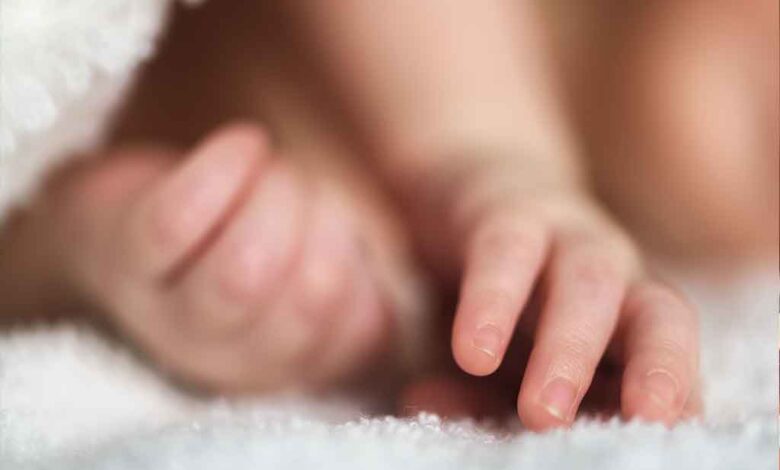 أردني يقتل طفلته بطريقة مروعة